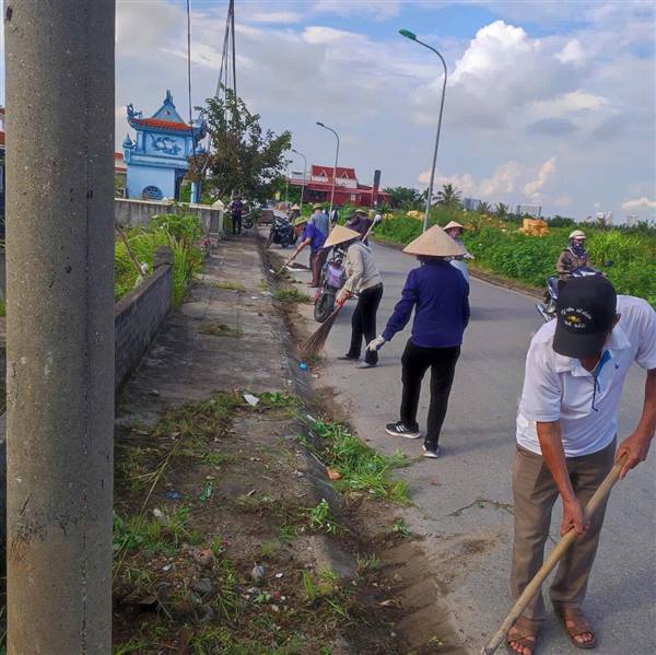 HỘI VIÊN NÔNG DÂN ĐỒNG LOẠT RA QUÂN DỌN VỆ SINH MÔI TRƯỜNG CHÀO MỪNG ĐẠI HỘI ĐẠI BIỂU HỘI NÔNG DÂN PHƯỜNG HƯNG ĐẠO LẦN THỨ I, NHIỆM KỲ 2025-2030