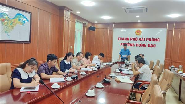 Triển khai Quyết định, Kế hoạch giám sát của Thường trực HĐND phường về công khai, minh bạch thủ tục hành chính và hoạt động tiếp nhận, trả kết quả, giải quyết hồ sơ tại Trung tâm Phục vụ hành chính công thuộc UBND phường Hưng Đạo