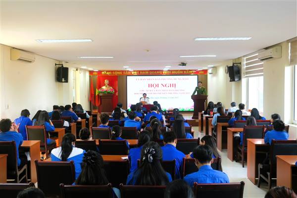 CHỦ TỊCH UỶ BAN NHÂN DÂN PHƯỜNG HƯNG ĐẠO ĐỐI THOẠI VỚI THANH NIÊN NĂM 2025 