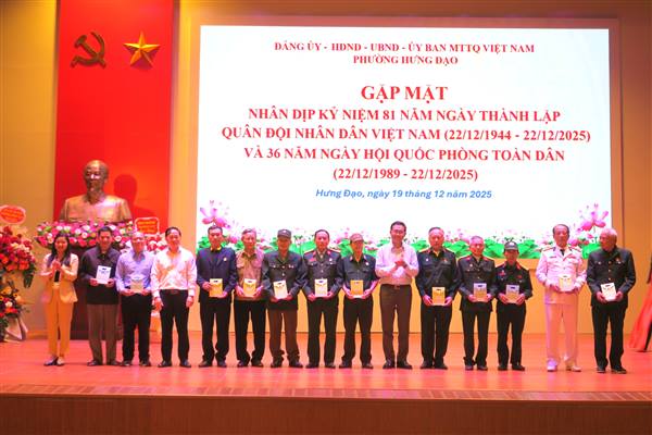 Phường Hưng Đạo gặp mặt cựu chiến binh tiêu biểu nhân kỷ niệm 81 năm Ngày thành lập Quân đội nhân dân Việt Nam và 36 năm Ngày hội Quốc phòng toàn dân