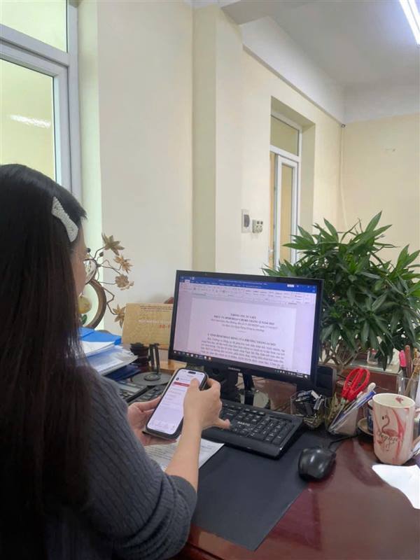 CHI BỘ TRUNG TÂM CHÍNH TRỊ PHƯỜNG TRIỂN KHAI SINH HOẠT CHI BỘ THÁNG 12/2025 TRÊN PHẦN MỀM SỔ TAY ĐIỆN TỬ ĐẢNG VIÊN (iCPV)