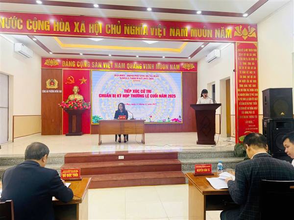 Sáng ngày 12/12/2025, được sự nhất trí của Thường trực Đảng ủy, Ban Thường trực Uỷ ban MTTQ Việt Nam phường phối hợp với HĐND-UBND phường tổ chức tiếp xúc cử tri trước kỳ họp cuối năm 2025. 