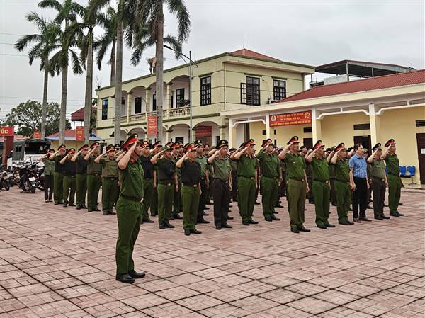 Công an phường Hưng Đạo ra quân tấn công, trấn áp tội phạm, đảm bảo an ninh an toàn Đại hội Đảng các cấp, các hoạt động lễ kỷ niệm, các sự kiện chính trị quan trọng.