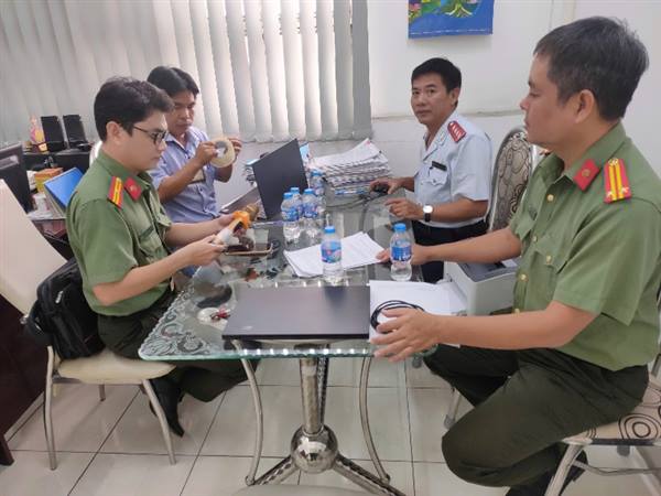 Tuyên truyền về không sản xuất, nhập khẩu, kinh doanh, sử dụng micro không dây có tần số hoạt động không đúng quy định