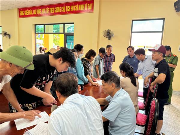 ĐỂ KỊP THỜI CHUYỂN TIỀN CHO NHÂN DÂN DỊP QUỐC KHÁNH! NGÀY 31/8 PHƯỜNG HƯNG ĐẠO TỔ CHỨC PHÁT CA 3 TỪ 18 GIỜ 30 PHÚT TẠI CÁC NHÀ VĂN HOÁ ( RIÊNG KHU VỰC HƯNG ĐẠO CŨ CHỈ PHÁT TẠI NVH VỌNG HẢI, NVH. PHÚC LỘC VÀ CÔNG AN PHƯỜNG)