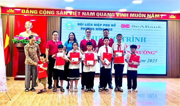 HỘI LHPN PHƯỜNG HƯNG ĐẠO TỔ CHỨC CHƯƠNG TRÌNH “NÂNG BƯỚC EM TỚI TRƯỜNG” NHÂN DỊP NĂM HỌC MỚI