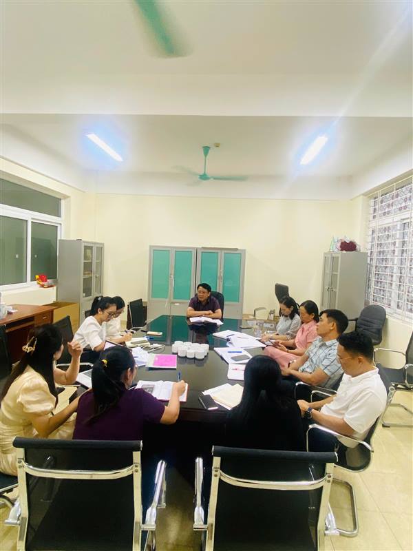 Chi bộ Phòng Văn hoá - Xã hội tổ chức sinh hoạt chuyên đề với nội dung “Thực hiện Nghị quyết số 57-NQ/TW về phát triển khoa học công nghệ, đổi mới sáng tạo và chuyển đổi số”