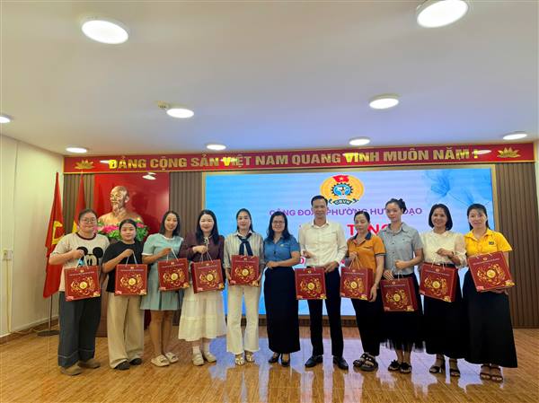  CÔNG ĐOÀN PHƯỜNG HƯNG ĐẠO CHĂM LO TẾT TRUNG THU 2026
