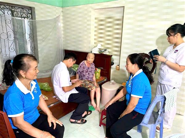 HỘI LIÊN HIỆP PHỤ NỮ PHƯỜNG TÍCH CỰC TUYÊN TRUYỀN, HỖ TRỢ NGƯỜI DÂN THAM GIA KHÁM SỨC KHỎE ĐỊNH KỲ MIỄN PHÍ NĂM 2026