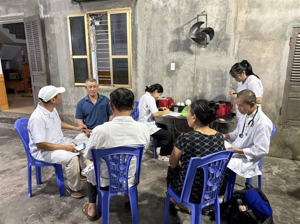 90 NGÀY KHÁM SỨC KHỎE TOÀN DÂN – ĐI TỪNG NGÕ, GÕ TỪNG NHÀ, KHÔNG ĐỂ AI BỊ BỎ LẠI PHÍA SAU