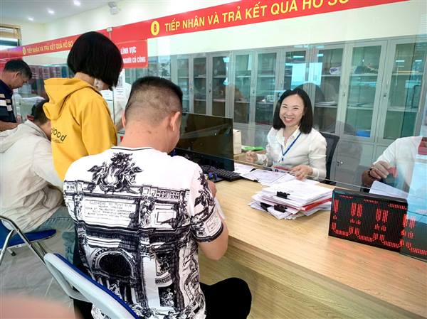 Trung tâm Phục vụ hành chính công phường Hưng Đạo: Chủ động phục vụ, nâng cao chất lượng hỗ trợ người dân