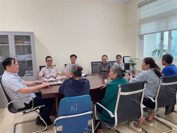 LÃNH ĐẠO UBND PHƯỜNG HƯNG ĐẠO TỔ CHỨC TIẾP CÔNG DÂN ĐỊNH KỲ