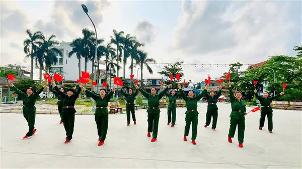 Hội viên Hội LHPN phường thiết thực chào mừng kỷ niệm 51 năm Ngày giải phóng miền Nam thống nhất đất nước (30/4/1975-30/4/2026)