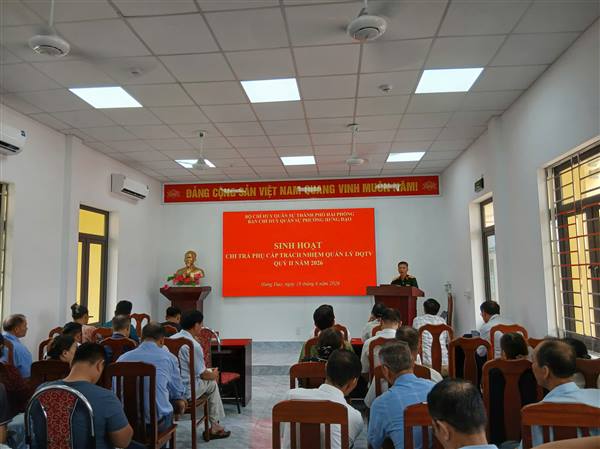 BAN CHQS PHƯỜNG HƯNG ĐẠO TỔ CHỨC SINH HOẠT, CHI TRẢ PHỤ CẤP TRÁCH NHIỆM CHO CÁN BỘ QUẢN LÝ ĐƠN VỊ DÂN QUÂN TỰ VỆ QUÝ II NĂM 2026