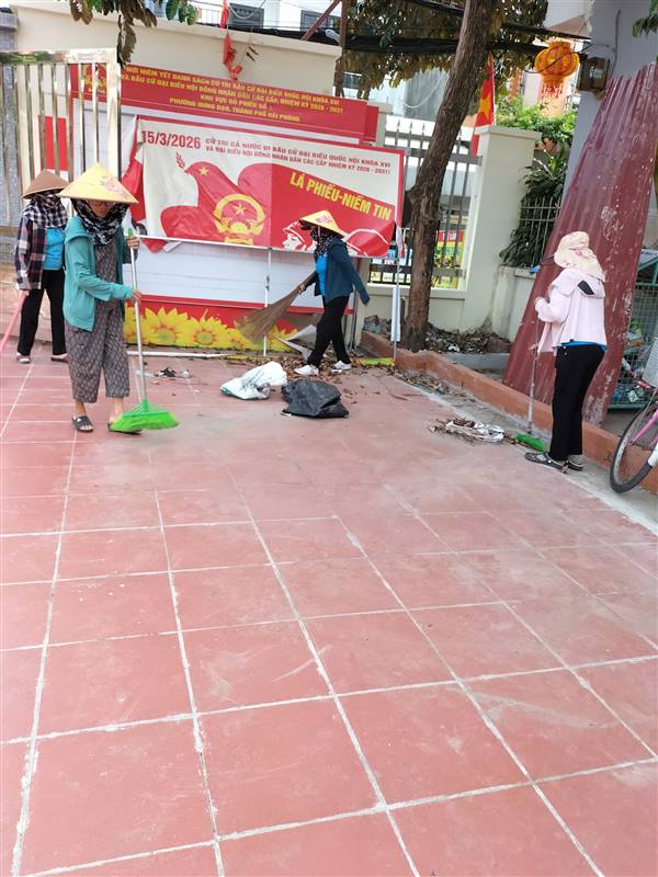 Phường Hưng Đạo đồng loạt ra quân dọn vệ sinh môi trường 