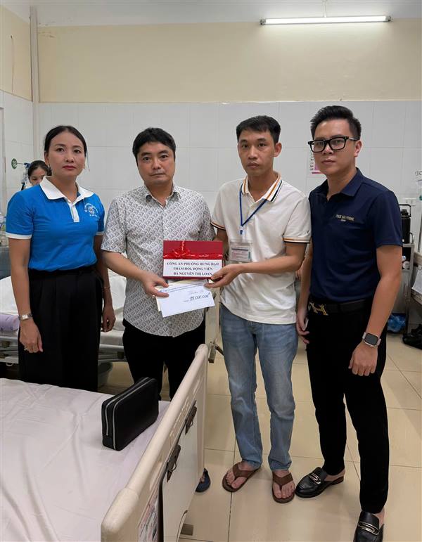 HỘI LHPN PHƯỜNG HƯNG ĐẠO: LAN TOẢ NGHĨA TÌNH, KỊP THỜI THĂM HỎI, SẺ CHIA CÙNG HỘI VIÊN