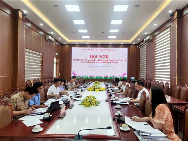 Ban Kinh tế - Ngân sách HĐND phường Hưng Đạo tổ chức hội nghị thẩm tra các nội dung trình Kỳ họp thứ 2