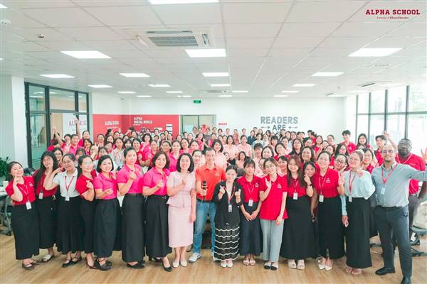TRƯỜNG TIỂU HỌC ĐA PHÚC CÙNG TRƯỜNG TH-THCS-THPT ALPHA HẢI PHÒNG TẬP HUẤN ỨNG DỤNG TRÍ TUỆ NHÂN TẠO (AI) TRONG DẠY HỌC, ĐÁP ỨNG YÊU CẦU CHUYỂN ĐỔI SỐ GIÁO DỤC