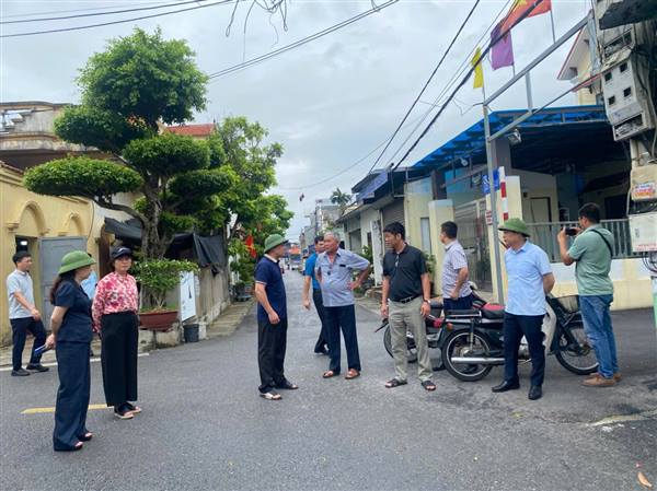 UBND PHƯỜNG HƯNG ĐẠO TỔ CHỨC KIỂM TRA, KHẢO SÁT THỰC ĐỊA GIẢI QUYẾT KIẾN NGHỊ CỦA CỬ TRI ĐÃ ĐƯỢC TIẾP NHẬN TẠI  KỲ HỌP THỨ 2 HĐND PHƯỜNG KHÓA II