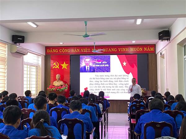 TRUNG TÂM CHÍNH TRỊ PHƯỜNG TỔ CHỨC LỚP BỒI DƯỠNG CHUYÊN ĐỀ "CHỦ NGHĨA YÊU NƯỚC VIỆT NAM" NĂM 2026

