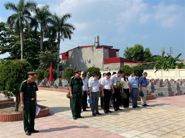 PHƯỜNG HƯNG ĐẠO TỔ CHỨC LỄ DÂNG HƯƠNG TƯỞNG NIỆM CÁC ANH HÙNG LIỆT SĨ NHÂN KỶ NIỆM 79 NĂM NGÀY THƯƠNG BINH - LIỆT SĨ (27/7/1947 - 27/7/2026)