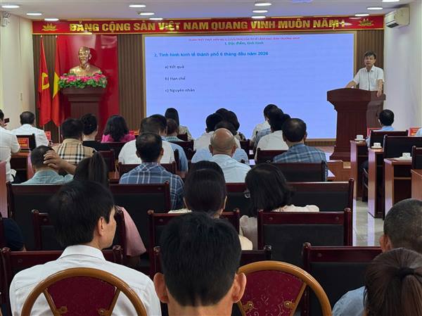 Đảng ủy phường Hưng Đạo tổ chức Hội nghị quán triệt, tuyên truyền và triển khai thực hiện Nghị quyết số 11-NQ/TU, ngày 15/7/2026 của Ban Chấp hành Đảng bộ thành phố về tăng cường lãnh đạo, chỉ đạo thực hiện mục tiêu tăng trưởng kinh tế GRDP 6 tháng cuối năm 2026 và giai đoạn 2026 - 2030 đạt bình quân từ 13%/năm trở lên; Kế hoạch số 113-KH/ĐU, ngày 30/7/2026 của Ban Thường vụ Đảng uỷ phường về thực hiện Nghị quyết số 11-NQ/TU của Ban Chấp hành Đảng bộ thành phố