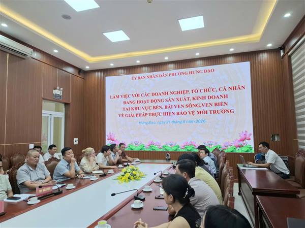 UBND PHƯỜNG HƯNG ĐẠO LÀM VIỆC VỚI CÁC DOANH NGHIỆP, TỔ CHỨC, CÁ NHÂN HOẠT ĐỘNG TẠI KHU VỰC BẾN, BÃI VEN SÔNG, VEN BIỂN VỀ CÔNG TÁC BẢO VỆ MÔI TRƯỜNG