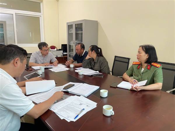 LÃNH ĐẠO UBND PHƯỜNG HƯNG ĐẠO TỔ CHỨC TIẾP CÔNG DÂN ĐỊNH KỲ THÁNG 8