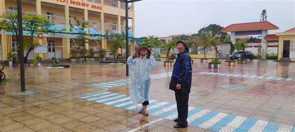 Đảng uỷ xã Hùng Thắng: Hội nghị Ban Thường vụ mở rộng triển khai các phương án phòng chống bão số 3 