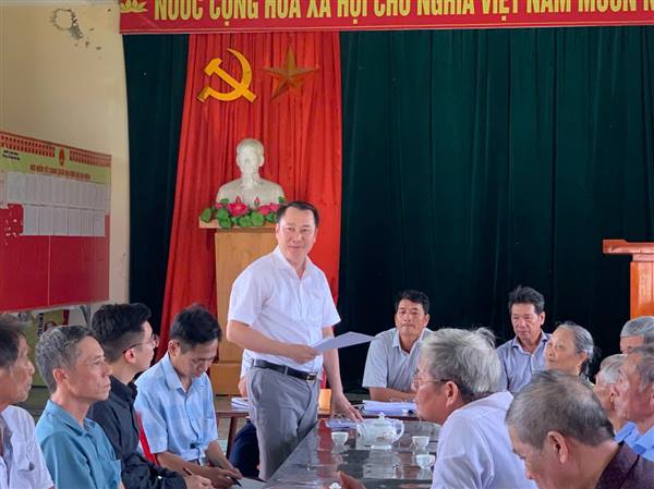 Bí thư Đảng ủy xã Hùng Thắng dự sinh hoạt Chi bộ thôn Đồn Nam