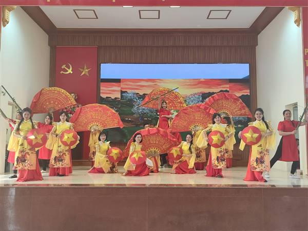 MANG BẢN SẮC ĐI CÙNG THẾ GIỚI