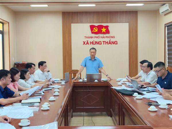 BAN VĂN HÓA - XÃ HỘI HỘI ĐỒNG NHÂN DÂN XÃ HÙNG THẮNG THẨM TRA CÁC BÁO CÁO, TỜ TRÌNH, DỰ THẢO NGHỊ QUYẾT TRÌNH KỲ HỌP THỨ 3