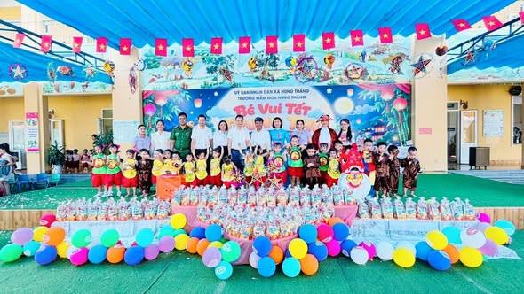 SÔI NỔI TỔ CHỨC TẾT TRUNG THU TẠI TRƯỜNG MẦM NON HÙNG THẮNG VÀ TRƯỜNG MẦM NON VINH QUANG