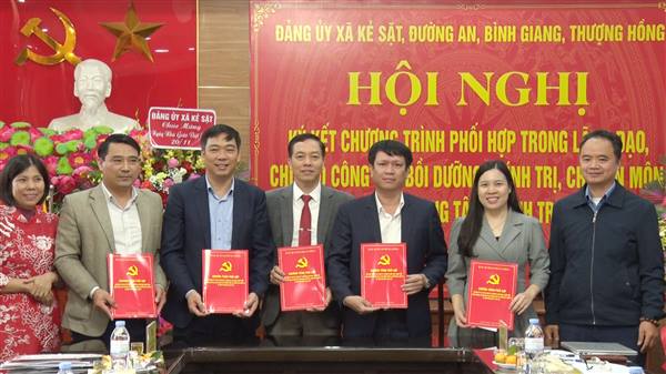 Hội nghị ký kết Chương trình phối hợp giữa Đảng ủy 04 xã Kẻ Sặt, Bình Giang, Đường An và Thượng Hồng