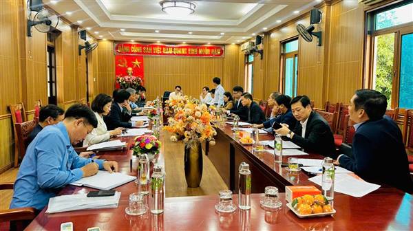 Đồng chí Lê Trí Vũ, Ủy viên BTV Thành ủy, Trưởng Ban Tổ chức Thành ủy làm việc với các xã: Kẻ Sặt, Bình Giang, Đường An và Thượng Hồng.