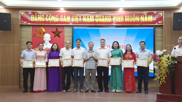 UBND xã tổ chức Hội nghị đánh giá công tác giáo dục năm học 2024-2025 và triển khai một số nhiệm vụ giáo dục năm học 2025-2026
