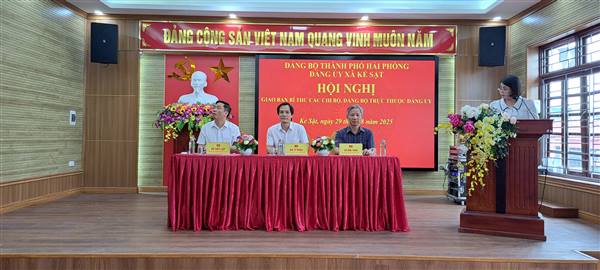 Hội nghị Giao ban Bí thư chi bộ, đảng bộ trực thuộc Đảng ủy xã Kẻ Sặt.