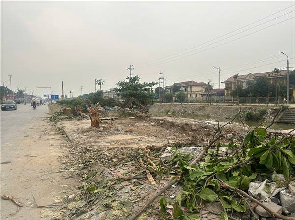 Hoàn thành việc cưỡng chế thu hồi đất đối với 08 hộ gia đình có đất nằm trong phạm vi GPMB thực hiện dự án Nạo vét và gia cố kênh trung thuỷ nông Sặt - Phủ trên địa bàn xã