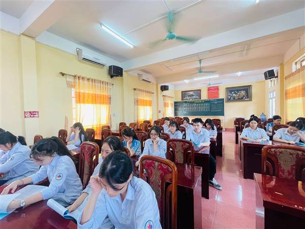 ĐOÀN TRƯỜNG THPT KẺ SẶT TỔ CHỨC TẬP HUẤN CÔNG TÁC ĐOÀN VÀ PHONG TRÀO THANH NIÊN NĂM HỌC 2026–2027