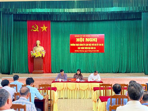 THƯỜNG TRỰC ĐẢNG UỶ XÃ KHÚC THỪA DỤ LÀM VIỆC VỚI CHI UỶ CHI BỘ CÁC THÔN TRÊN ĐỊA BÀN XÃ.