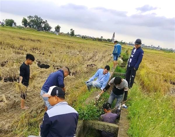 NÔNG DÂN XÃ KHÚC THỪA DỤ TĂNG CƯỜNG DIỆT CHUỘT BẢO VỆ CÂY TRỒNG VỤ ĐÔNG