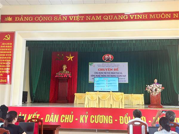 Mô hình tự học, tự tập huấn ứng dụng công nghệ AI trong giảng dạy của Khối các Trưởng Tiểu học trên địa bàn xã.