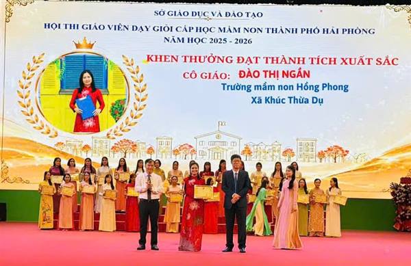 Xã Khúc Thừa Dụ: 2 giáo viên đạt thành tích xuất sắc tại Hội thi Giáo viên dạy giỏi cấp học mầm non thành phố.