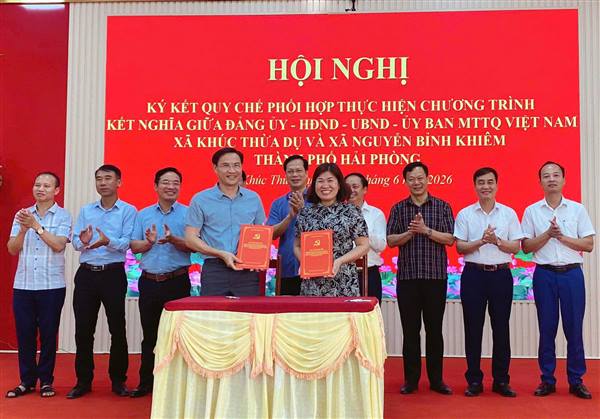 Xã Khúc Thừa Dụ và xã Nguyễn Bỉnh Khiêm ký kết chương trình kết nghĩa, tăng cường phối hợp phát triển