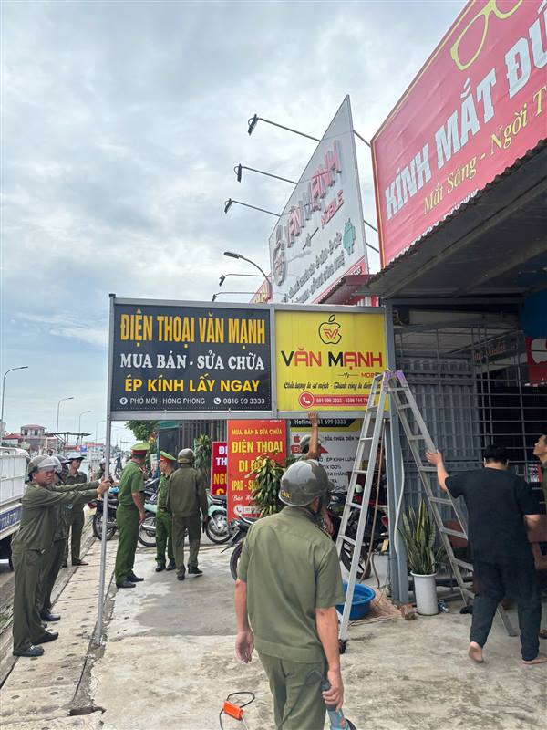 Xã Khúc Thừa Dụ quyết liệt  ra quân lập lại trật tự an toàn giao thông. 