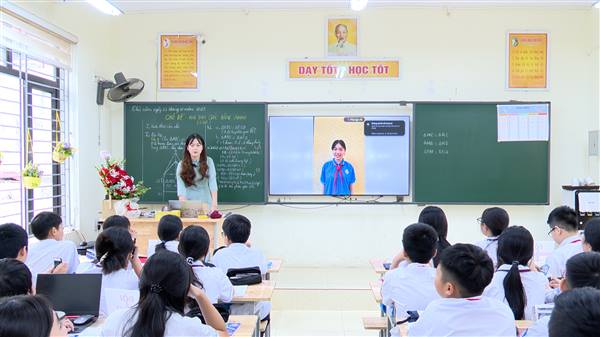 Trường THCS Nam Hà tổ chức chuyên đề “Ứng dụng công nghệ thông tin, công nghệ AI và thiết bị số trong dạy học hình học 7”