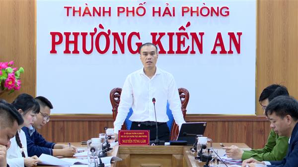 Hội đồng bồi thường, hỗ trợ và tái định cư Dự án đầu tư xây dựng hạ tầng khu tái định cư tại tổ dân phố Phương Khê phường Kiến An tổ chức cuộc họp về việc giao đất tái định cư tại tổ dân phố Phương Khê cho 02 hộ dân theo đề nghị của UBND phường Phù Liễn 