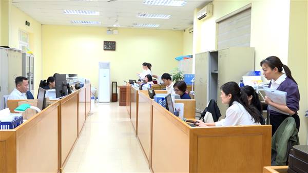 Đoàn kiểm tra theo Quyết định số 917/QĐ-UBND  của Ủy ban nhân dân phường kiểm tra công tác cải cách hành chính; việc xây dựng, áp dụng, duy trì và cải tiến Hệ thống quản lý chất lượng theo tiêu chuẩn TCVN ISO 9001:2015 tại Văn phòng HĐND và UBND phường