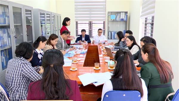 Đoàn Giám sát Ban Kinh tế - Ngân sách HĐND phường giám sát việc mua sắm, quản lý và sử dụng tài sản, trang thiết bị tại trường THCS Bắc Sơn