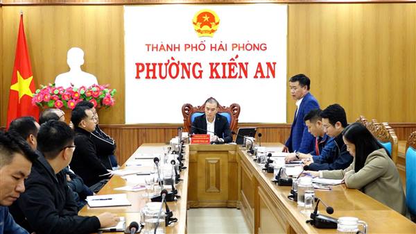 Ủy ban nhân dân phường tổ chức cuộc họp nghe báo cáo tiến độ thực hiện các dự án trên địa bàn phường